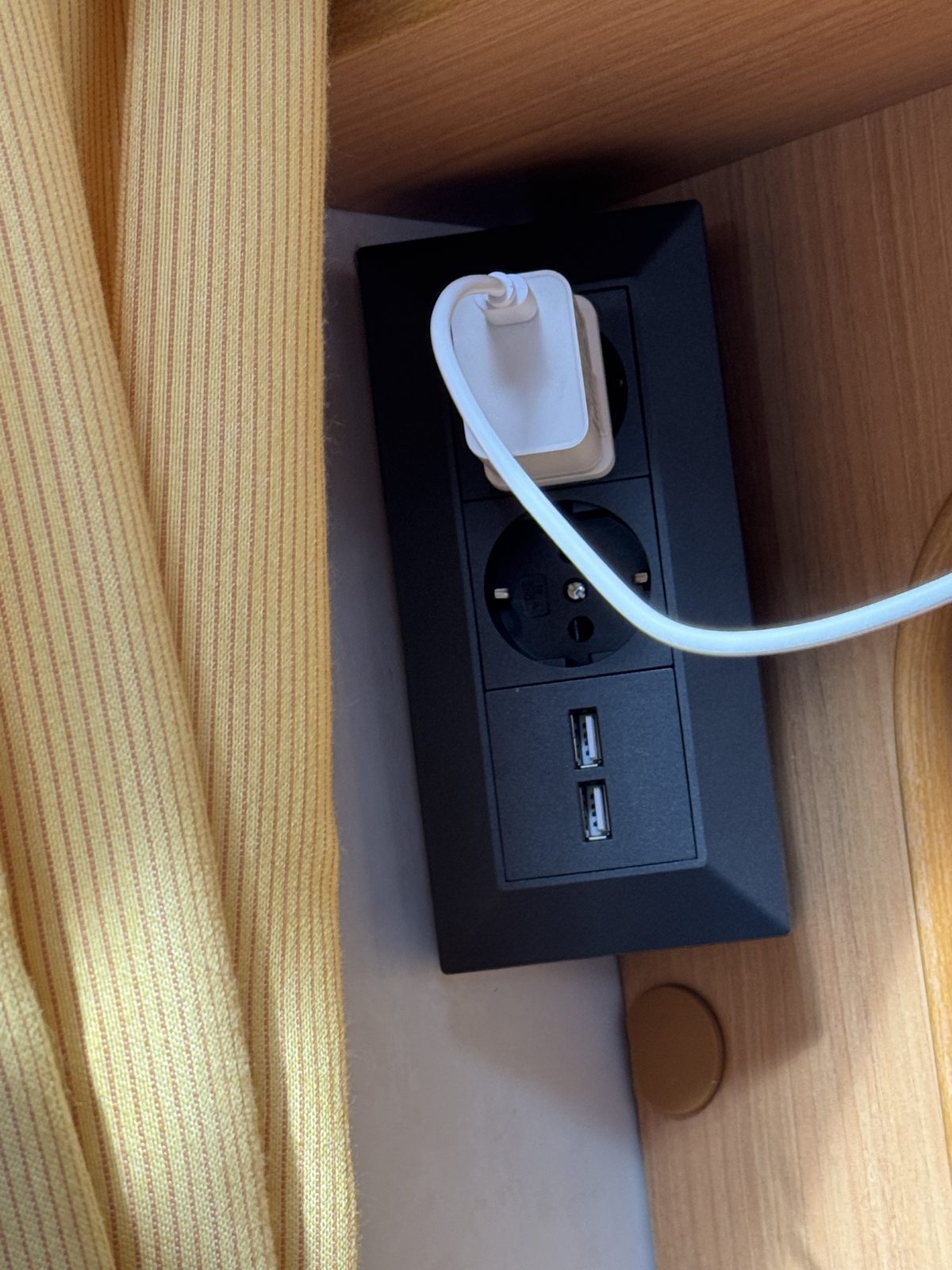 Steckdose mit USB-Anschlüssen