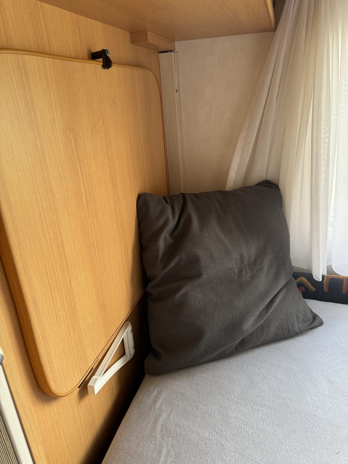 Bettbereich mit Ablage
