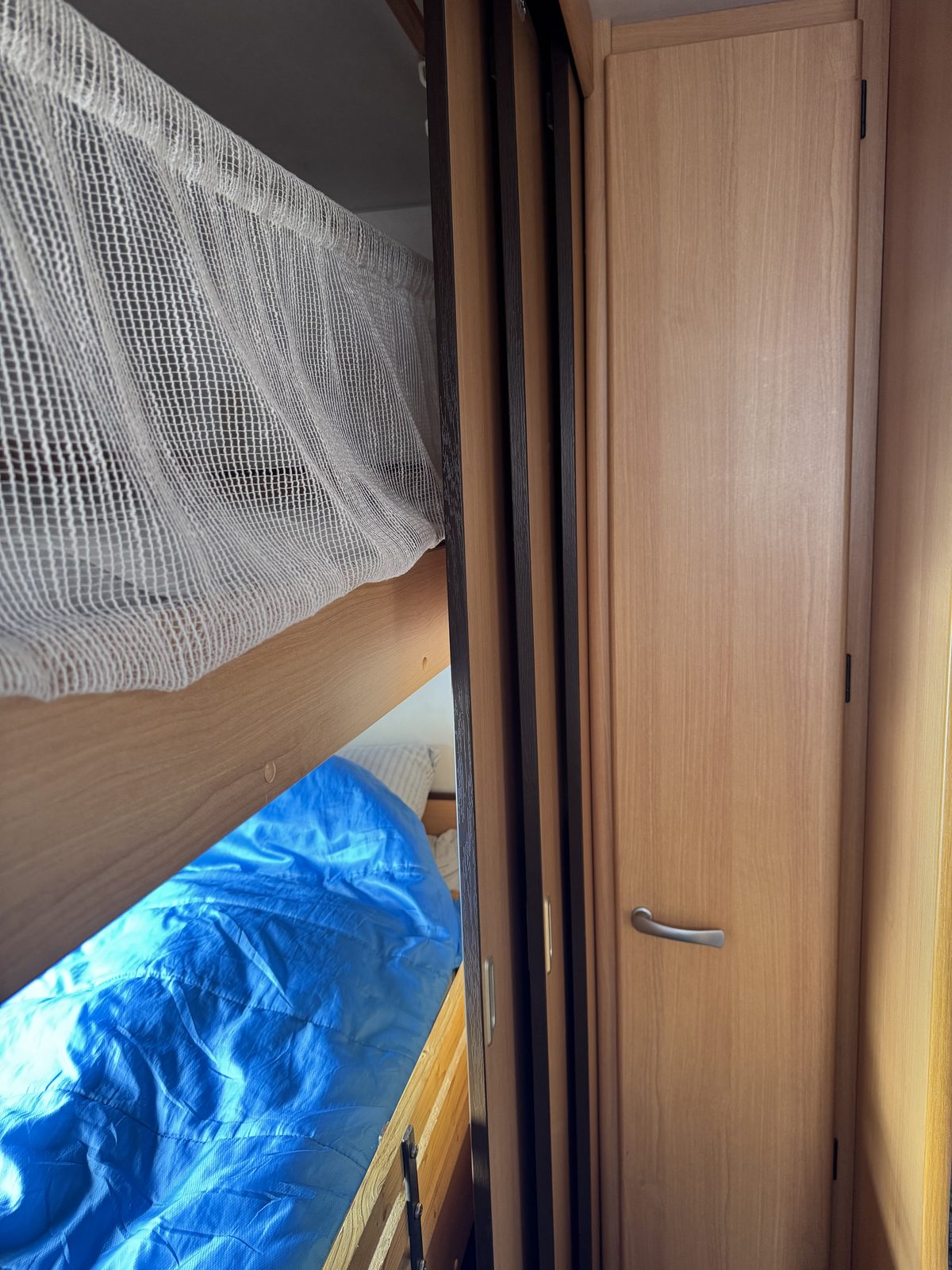 Dreier-Stockbett im Heck
