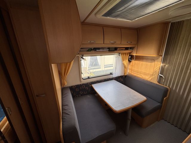 Sitzgruppe, Blick zum Fenster